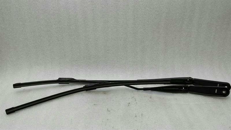 BMW X1 (F48) BMW X1 F48 RHD Wiper Arm Set 7360517 Right Hand Drive Body type: SUV
Fuel: Petrol