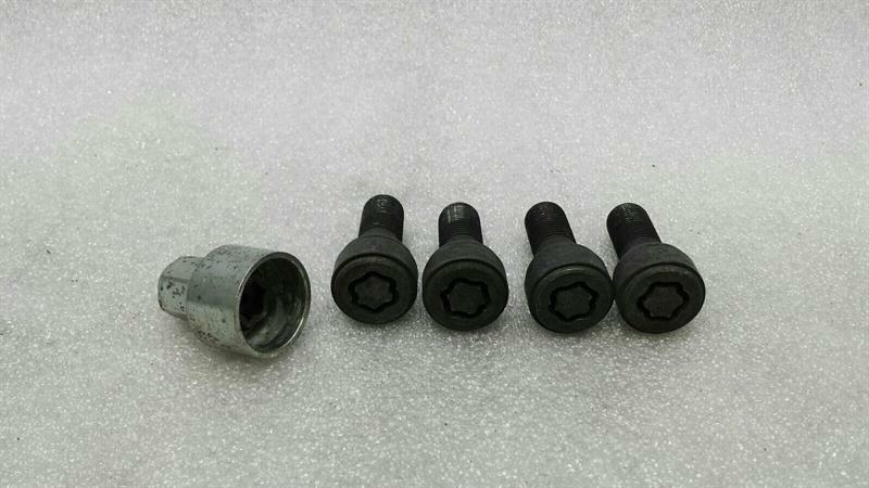 BMW X1 (F48) BMW X1 F48 wheel lock bolts set wheel fuse set wheel fuses rim lock Body type: SUV
Fuel: Petrol