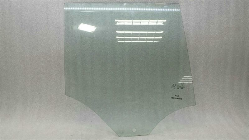 BMW X1 F48 right rear door glass 7349498 door window rear right