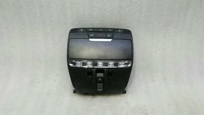 Mercedes C Klasa W205 Lampka sufitowa A0009002507 Lampka wewnętrzna Lampka wewnętrzna AMG