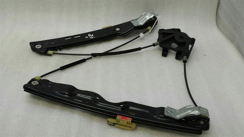 Land Rover Range Rover Evoque Land Rover Evoque Right Front Door Winder BJ32-23200-AF Window Regulator Front Re Body type: SUV
Fuel: Diesel