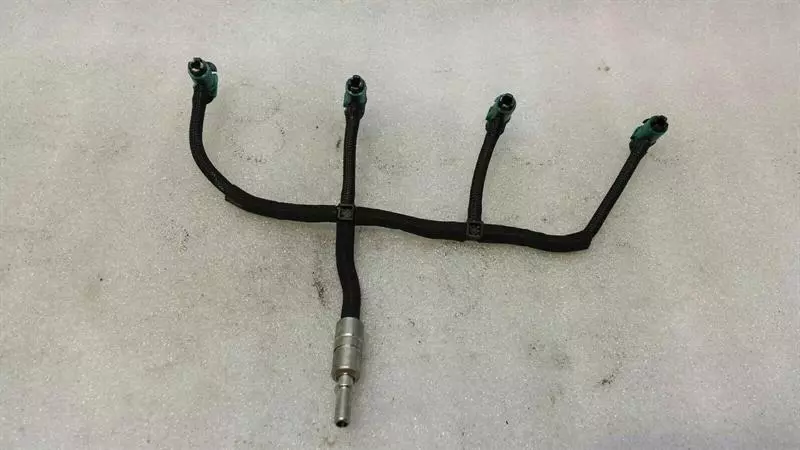 Land Rover Range Rover Evoque 2019-... Land Rover Evoque 2.2 TD Fuel Line LR001327 Fuel Line Return