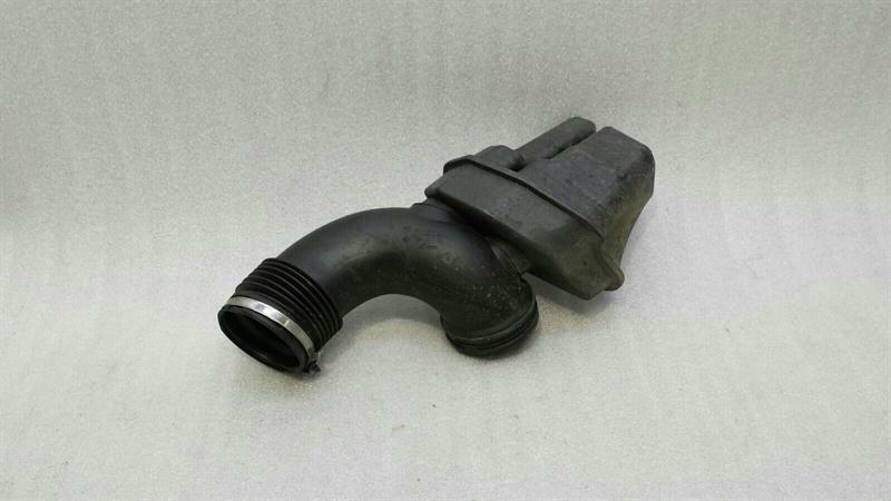 BMW Z4 (E85 / E86) BMW Z4 E85 E86 intake pipe 7546115 intake hose charge air Body type: Convertible
Fuel: Petrol