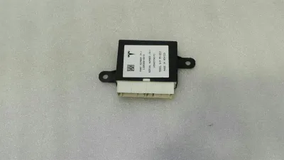 TESLA MODEL S 75 Park Assist Module 1100308-00-A Steuergerät PTS ECU