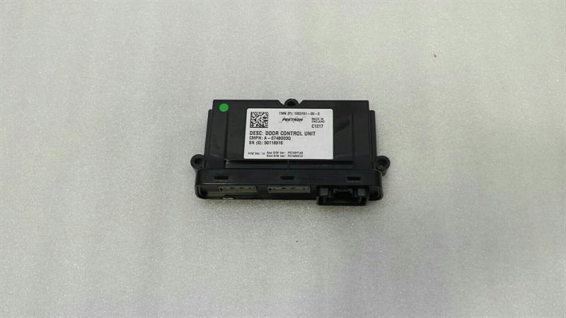 Tesla Model S Tesla Model S 75 Door Module 1003101-00-E Door Control Unit Body type: Hatchback
Fuel: ELECTRIC
