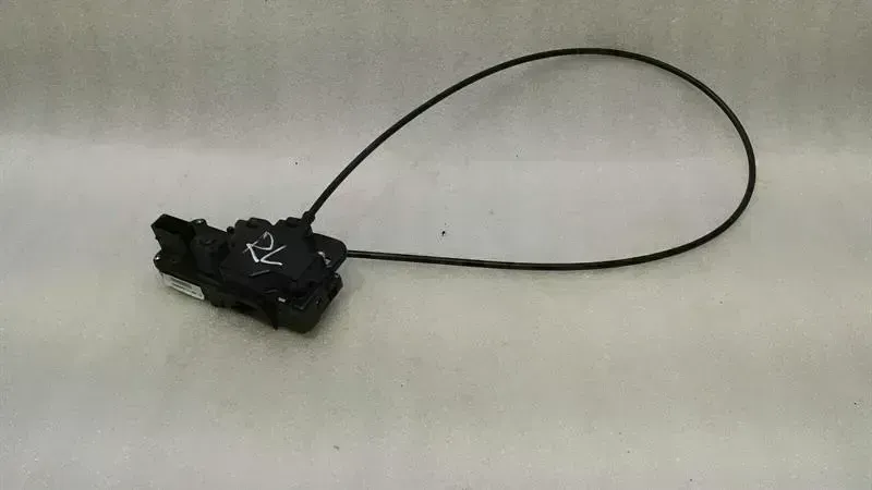 Tesla Model S Tesla Model S 75 rear left door lock 6008911-00-D door lock rear left Body type: Hatchback
Fuel: ELECTRIC