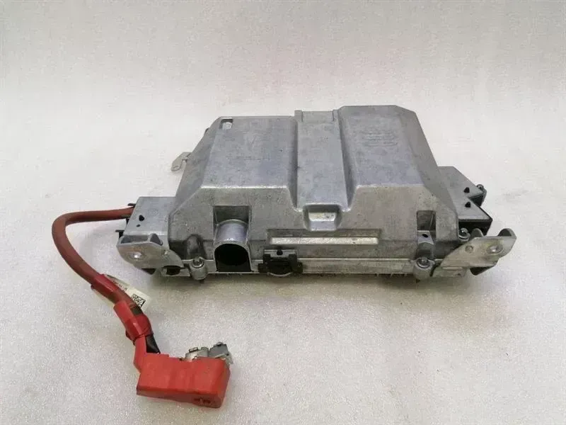 Tesla Model 3 Tesla Model 3 Standard Range AWD DRive Module 1118182-04-H ECU AWD Body type: Hatchback
Fuel: ELECTRIC