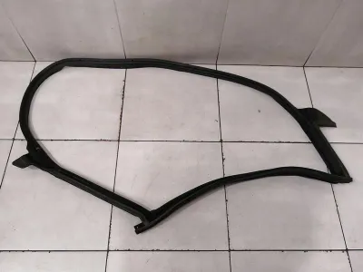 Tesla Model 3 aizmugurējo labo durvju blīvējums 1090510-00-L aizmugurējo labo durvju blīvējums