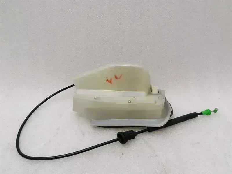 Tesla Model 3 Tesla Model 3 Front Left Door Lock 1068964-00-L Door Lock Front Left Body type: Hatchback
Fuel: ELECTRIC