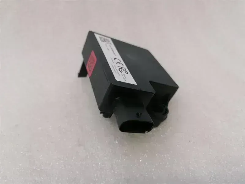 Tesla Model 3 Tesla Model 3 Body Control Module 1097855-00-F BCM Controller Body type: Hatchback
Fuel: ELECTRIC