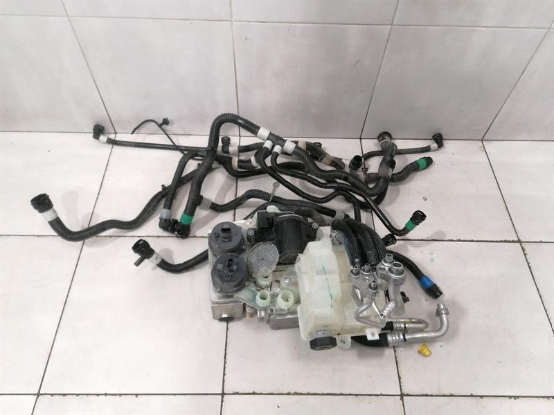 Tesla Model 3 TESLA MODEL 3 LONG RANGE Supermanifold Assembly Refrigerant 1547595-98-E Body type: Hatchback
Fuel: ELECTRIC