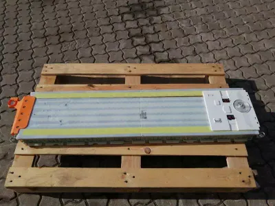 TESLA MODEL 3 1104429-00-M BATTERY LI-ON BATTERY 1093903-00-L MODULE