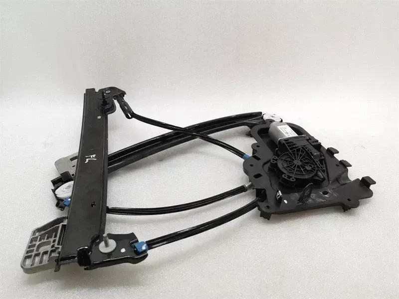 Tesla Model 3 Tesla Model 3 Long Range FLH Door Winder 1616442-00-A Front Left Window Regulator Body type: Hatchback
Fuel: ELECTRIC
