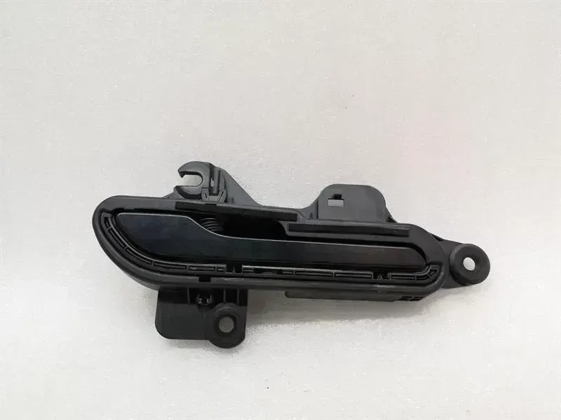 Tesla Model 3 Tesla Model 3 Long Range RRH Door handle 1528115-00-C door handle rear right Body type: Hatchback
Fuel: ELECTRIC