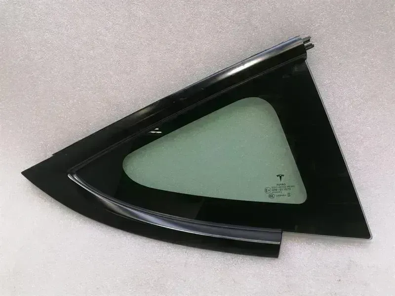 Tesla Model 3 Tesla Model 3 Right Rear Quarter Glass 1514979-01-C Door Panel 1/4 Rear Right Body type: Hatchback
Fuel: ELECTRIC