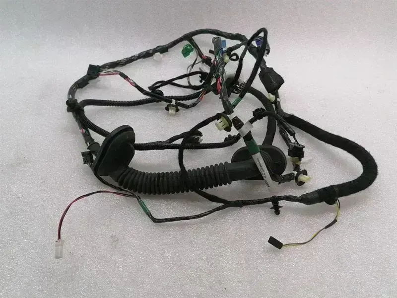 Tesla Model 3 Tesla Model 3 Driver Door Wiring 3067963-02-C Driver Door Wiring Harness Body type: Hatchback
Fuel: ELECTRIC