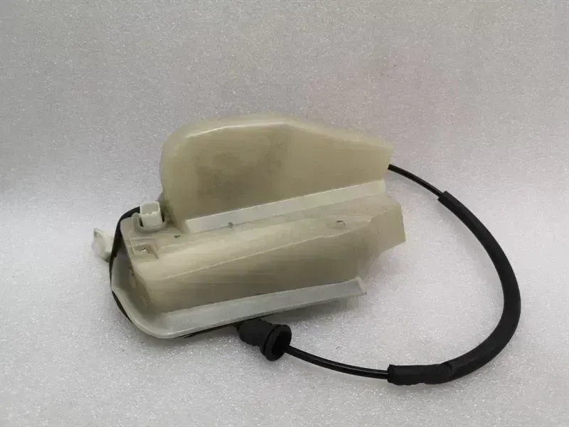 Tesla Model 3 Tesla Model 3 Long Range RRH Door Lock 1500675-00-A Door Lock Rear Right Body type: Hatchback
Fuel: ELECTRIC