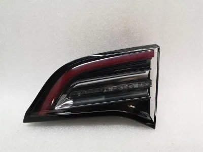 Tesla Model 3 Long Range Lampa tylna prawa 1077404-00-G Lampa tylna prawa