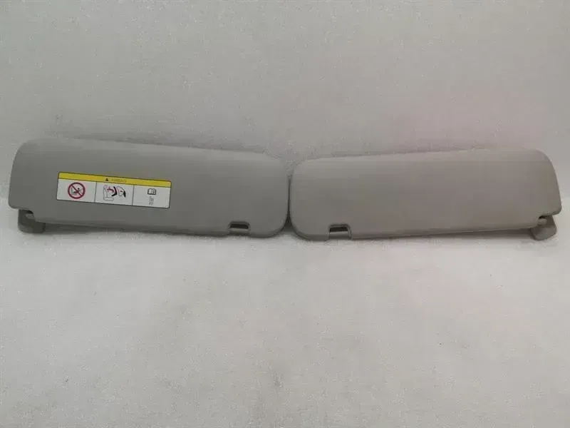 Tesla Model 3 Tesla Model 3 Long Range Sun Visor Set 1088740-06-F Sun Visor Visor Body type: Hatchback
Fuel: ELECTRIC