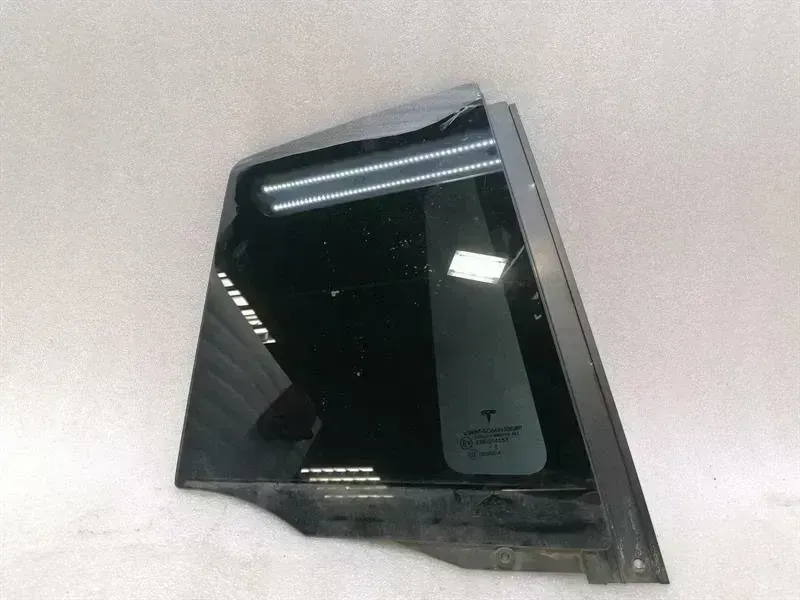 Tesla Model X Right Rear 1/4 Glass Tesla Model X Right Rear Quarter Glass 1055274-...