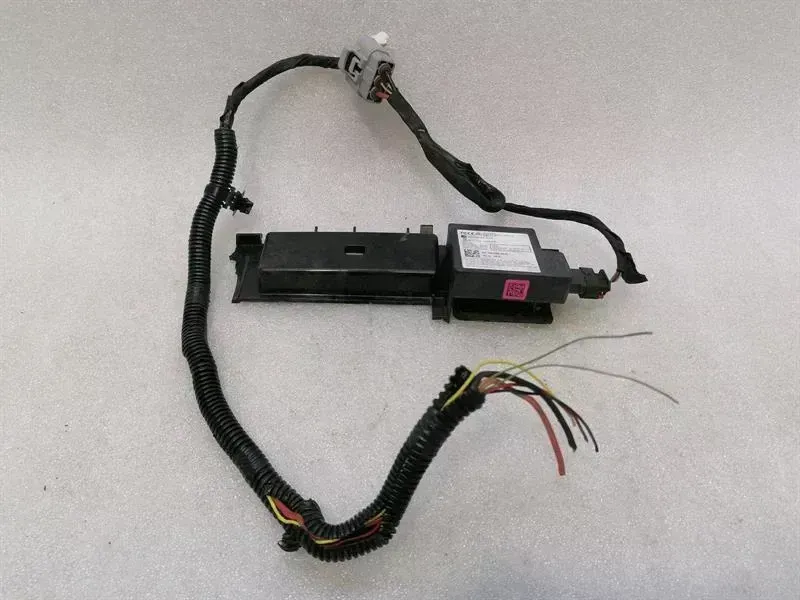 Tesla Model 3 Electronic module Tesla Model 3 Long Range Rear Bumper BCM Module...