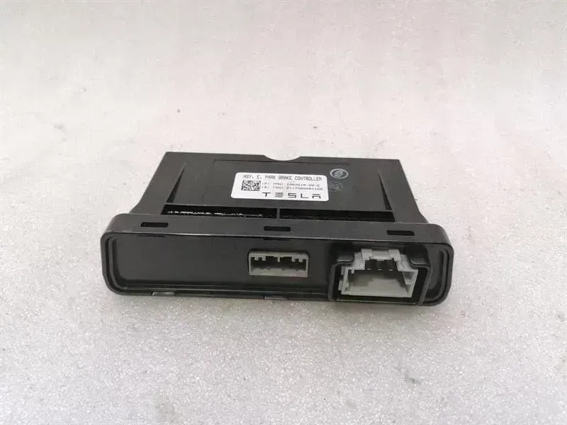 Tesla Model X Electronic module Tesla Model X 75D Park Brake Module 1007618-00-...