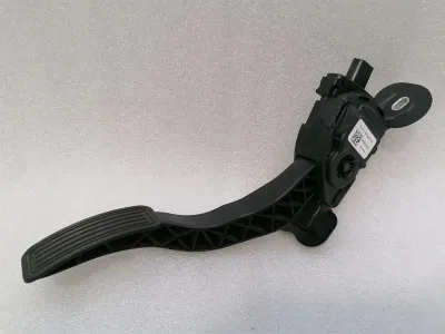 Tesla Model X 75D Throttle Pedal (Electrical) 6PV933370 Throttle BE5C9F836-AA