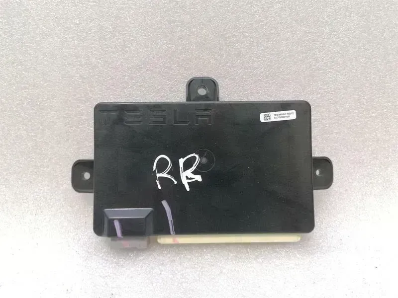 Tesla Model X Electronic module Tesla Model X Rear Right Door Module 1045490-00...