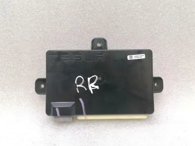 Module de porte arrière droite Tesla Model X 1045490-00-F Unité de commande de porte arrière droite