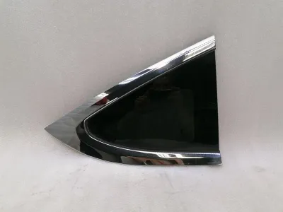 Tesla Model X höger bak kvartsglas 1034907-85-F Dörrpanel 1/4 bak höger