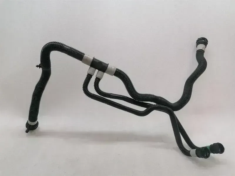 Tesla Model 3 Tesla Model 3 Long Range Cooling Pipe 1521494-00-F Cooling Water Hose Pipe Body type: Hatchback
Fuel: ELECTRIC
