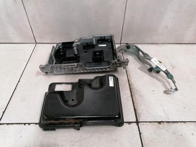 Tesla Model 3 korpusa vadības elektroniskais modulis 1583991-00-C kontroliera korpuss