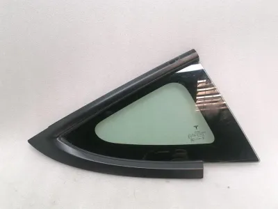 Tesla Model 3 prawa tylna szyba boczna 1514979-01-D Panel drzwi 1/4 tylny prawy