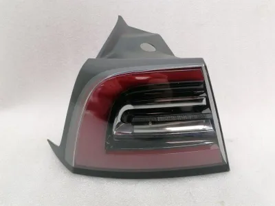 Feu arrière gauche longue portée Tesla Model 3 1077397-00-H Feu arrière arrière gauche