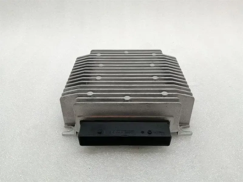 Tesla Model S Vahvistin Tesla Model S 100D Amplifier 1004833-10-A Amp

...