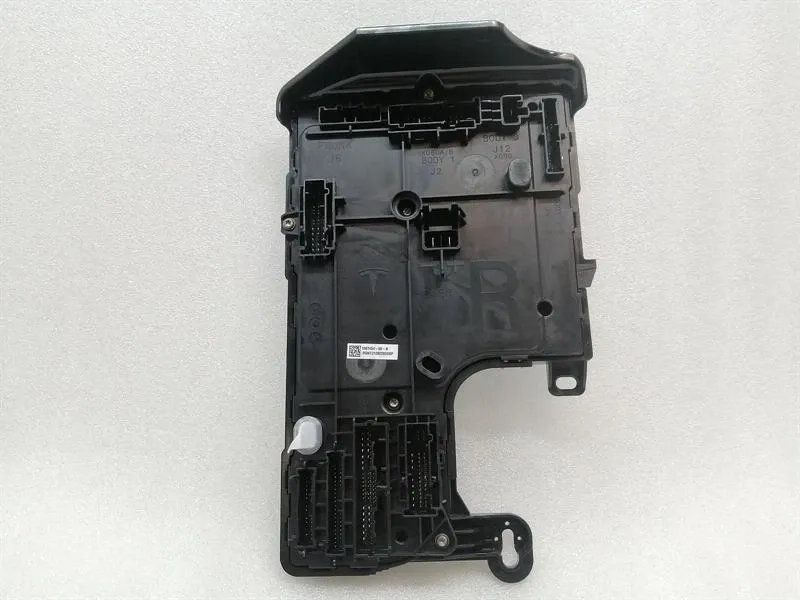 Tesla Model 3 Long Range Electronic module 1567454-00-B ECU COMFORT