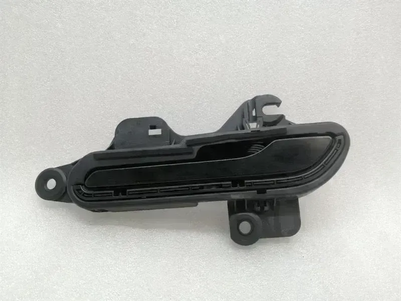 Tesla Model 3 Tesla Model 3 Long Range RLH Door handle 1528114-00-D door handle REAR LEFT Body type: Hatchback
Fuel: ELECTRIC