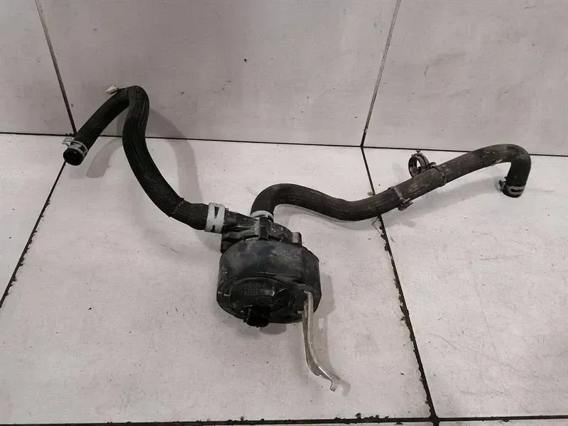 Tesla Model X 2015-... Tesla Model X P100D Additional Cooling Pump 1037328-00-F Coolant Pump Pump