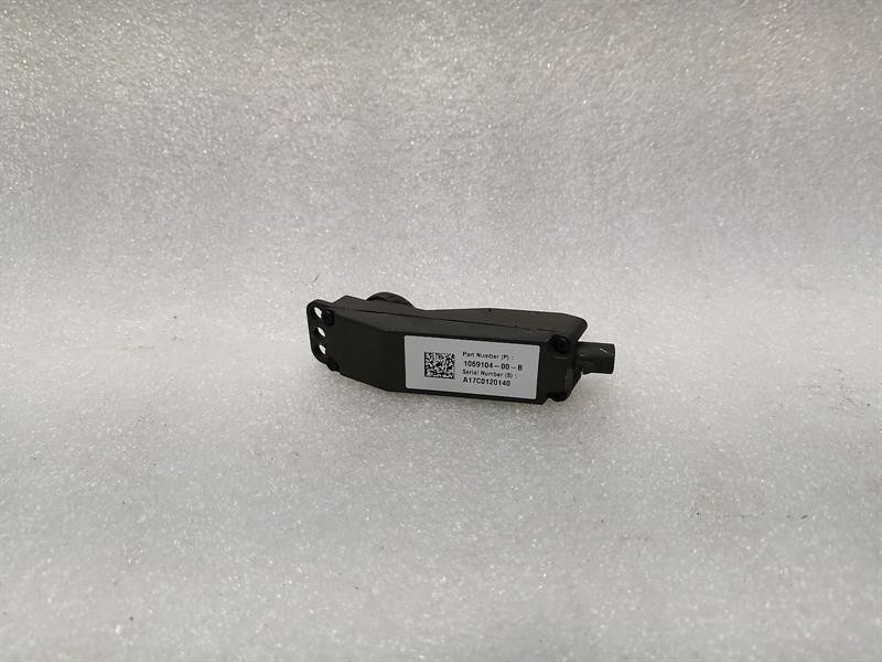 Tesla Model X 2015-... Tesla Model X P100D Pillar Autopilot Camera 1069104-00-B B-Pillar Camera