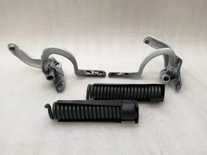 Tesla Model X Tesla Model X P100D RRH Door Hinge Set 1037844 Rear Right Door Hinge Set Body type: Estate
Fuel: ELECTRIC