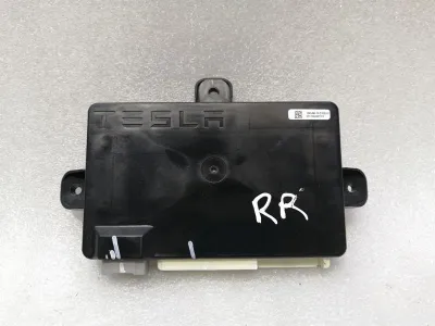 Tesla Model X P100D RRH модул за врата 1045490-10-D блок за управление на врата заден десен
