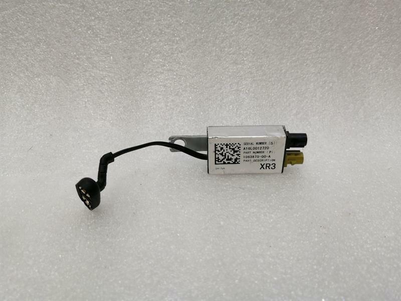 Tesla Model X Tesla Model X P100D Aerial / Antenna 1063875-00-A Antenna Body type: Estate
Fuel: ELECTRIC