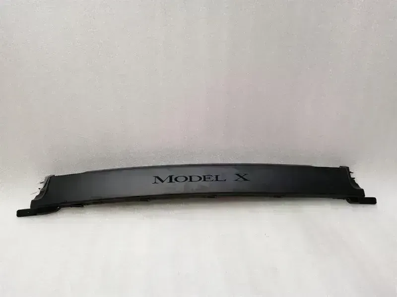Tesla Model X Tesla Model X P100D 1062550-00 Door Molding Falcon Door Trim Body type: Estate
Fuel: ELECTRIC