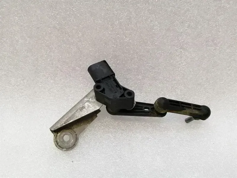 Tesla Model X Tesla Model X P100D FLH Level Sensor 1027941-00-A Height Level Sensor Front Left Body type: Estate
Fuel: ELECTRIC
