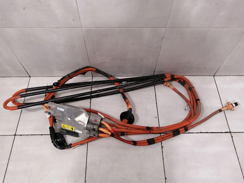 Tesla Model X Tesla Model X P100D Cable Splitter Module Kit 1095000-10-E Controller Body type: Estate
Fuel: ELECTRIC