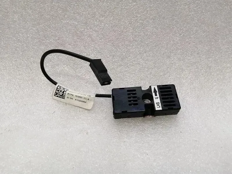 Tesla Model X Tesla Model X P100D Aerial / Antenna 1012002-01-B Antenna Body type: Estate
Fuel: ELECTRIC
