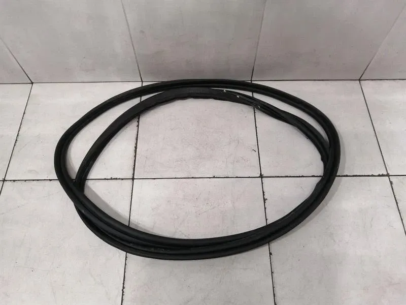 Tesla Model X P100D Tailgate Seal 1033038-00-B Tailgate Seals