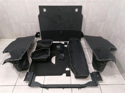 Porsche Taycan 9J Gepäckraumabdeckung 9J1861529B Kofferraum Kofferraumverkleidung