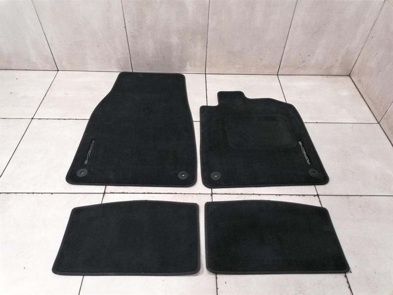 Porsche Taycan Porsche Taycan 9J Floor Mats Set RHD RIGHT HANDLE RHD Body type: Hatchback
Fuel: ELECTRIC