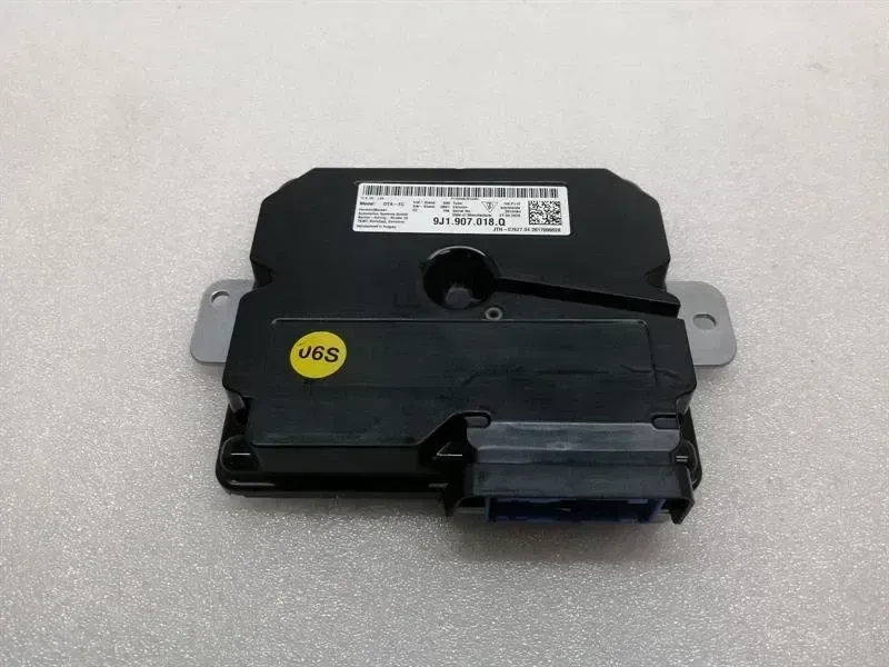 Porsche Taycan Porsche Taycan 9J online service module 9J1907018Q control unit Harman Becker Body type: Hatchback
Fuel: ELECTRIC